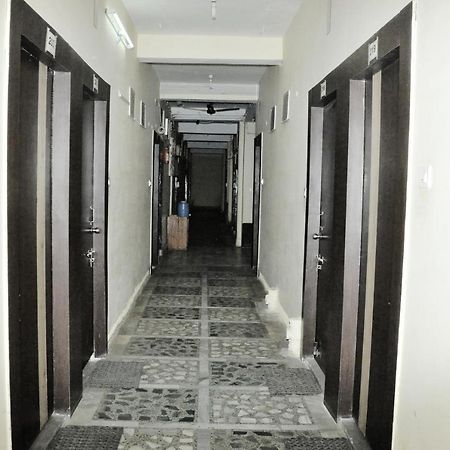Hotel Lalit Palace Babina Екстериор снимка